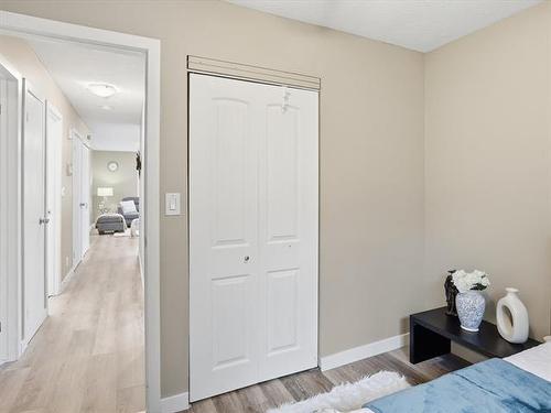 100 Ashworth St, Winnipeg, MB - Indoor Photo Showing Bedroom