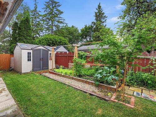 100 Ashworth St, Winnipeg, MB - Outdoor