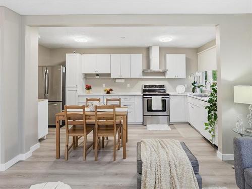100 Ashworth St, Winnipeg, MB - Indoor Photo Showing Kitchen