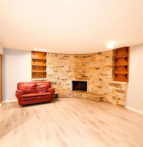 67 Maberley Rd, Winnipeg, MB - Indoor Photo Showing Living Room With Fireplace