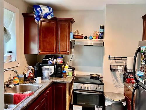 304-118 Scott St, Winnipeg, MB - Indoor Photo Showing Kitchen