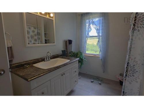 1744 Highway 336, Dean, NS - Indoor Photo Showing Bathroom