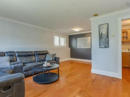 88 Bellbrook Crescent, Dartmouth, NS - Indoor Photo Showing Living Room