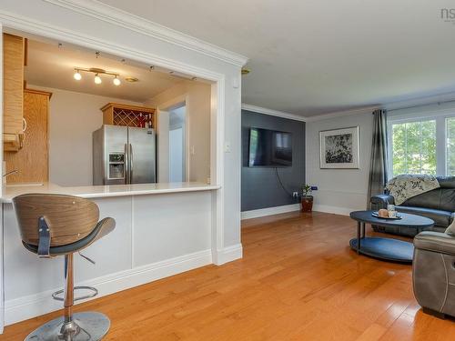 88 Bellbrook Crescent, Dartmouth, NS - Indoor Photo Showing Living Room