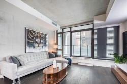 318-111 Bathurst Street Toronto, ON M5V 0M9
