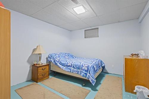 170 Dennis St, Emerson, MB - Indoor Photo Showing Bedroom