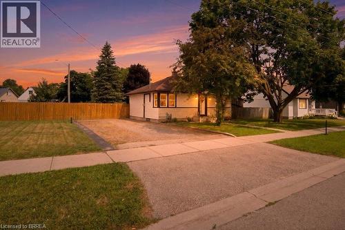 27 FRANK Street  Brantford, ON N3T 5C8