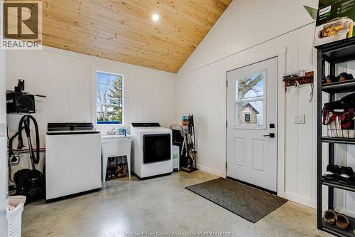 496 County Rd 34, Ruthven, ON - Indoor Photo Showing Laundry Room