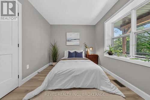 106 Long Point Road, Leeds And The Thousand Islands, ON - Indoor Photo Showing Bedroom