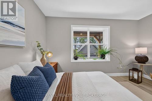 106 Long Point Road, Leeds And The Thousand Islands, ON - Indoor Photo Showing Bedroom