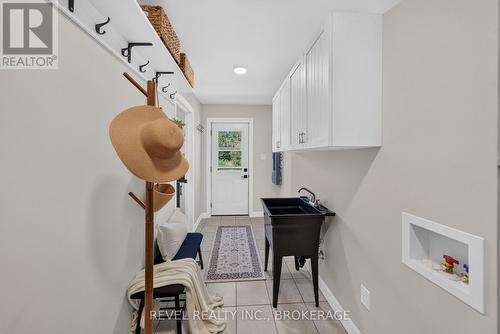 106 Long Point Road, Leeds And The Thousand Islands, ON - Indoor Photo Showing Other Room