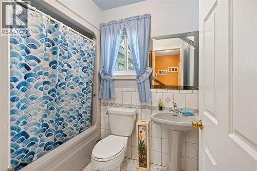 3537 Woodward Boulevard, Windsor, ON - Indoor Photo Showing Bathroom