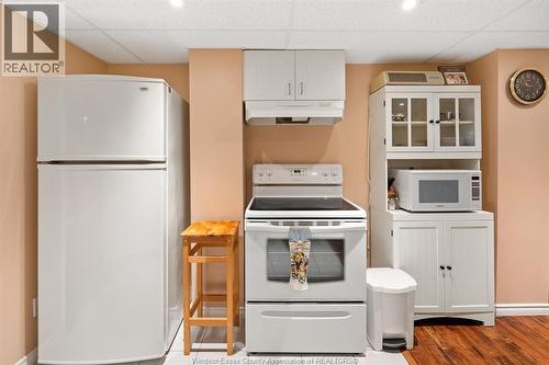 3537 Woodward Boulevard, Windsor, ON - Indoor Photo Showing Kitchen