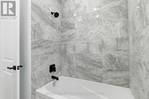 Main Bath - 49 Beaufort Crescent, Tiny, ON - Indoor Photo Showing Bathroom