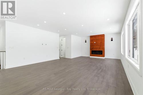 49 Beaufort Crescent, Tiny, ON - Indoor
