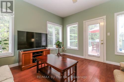 60 Martyn Drive, Wasaga Beach, ON - Indoor Photo Showing Living Room