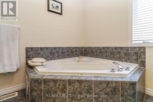 60 Martyn Drive, Wasaga Beach, ON - Indoor Photo Showing Bathroom