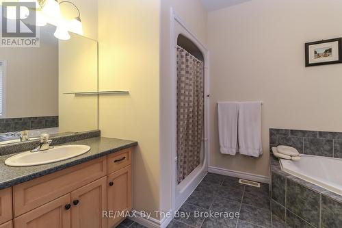 60 Martyn Drive, Wasaga Beach, ON - Indoor Photo Showing Bathroom