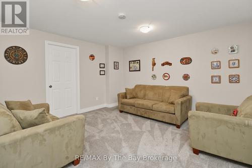60 Martyn Drive, Wasaga Beach, ON - Indoor Photo Showing Living Room