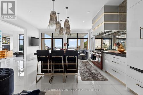 711 Beach Boulevard, Hamilton, ON - Indoor Photo Showing Kitchen With Upgraded Kitchen