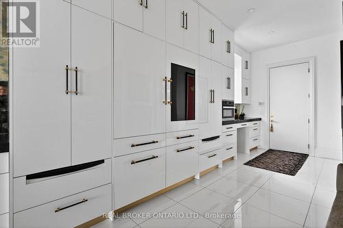 711 Beach Boulevard, Hamilton, ON - Indoor