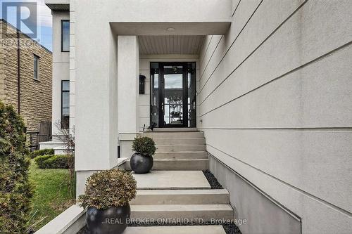 711 Beach Boulevard, Hamilton, ON - Outdoor