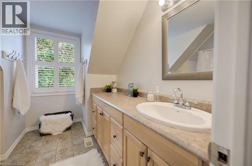 292 Grand Ridge Drive, Cambridge, ON - Indoor Photo Showing Bathroom