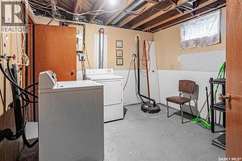 1309 I Avenue N, Saskatoon, SK - Indoor Photo Showing Laundry Room