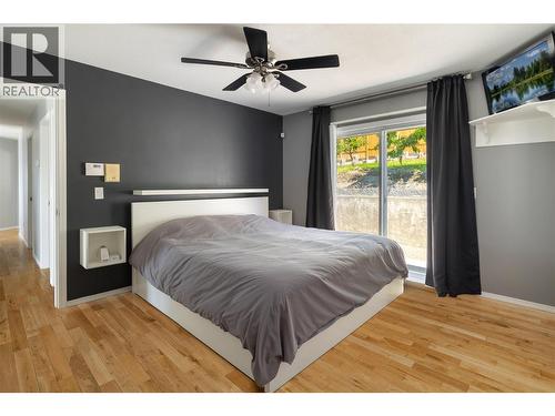 877 Toovey Road, Kelowna, BC - Indoor Photo Showing Bedroom
