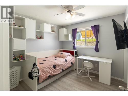 877 Toovey Road, Kelowna, BC - Indoor Photo Showing Bedroom