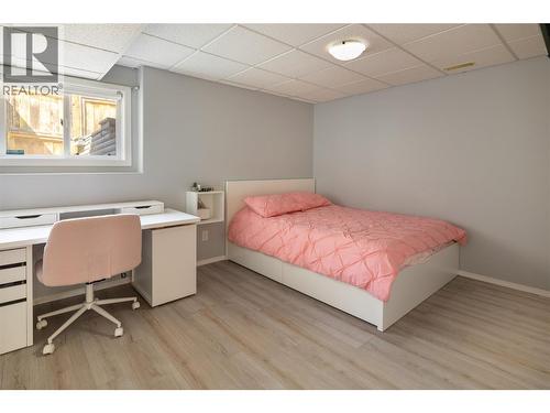 877 Toovey Road, Kelowna, BC - Indoor Photo Showing Bedroom