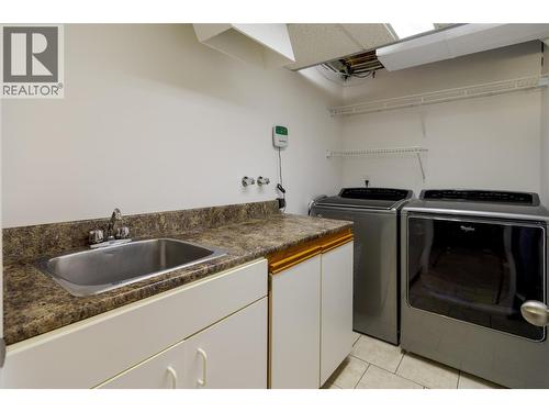 877 Toovey Road, Kelowna, BC - Indoor Photo Showing Laundry Room