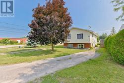 689 FOURTH STREET Renfrew, ON K7V 1H2