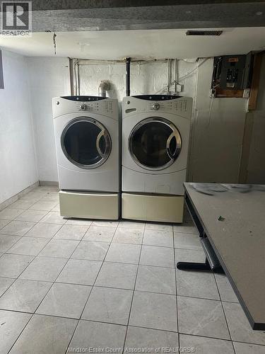 1495 Benjamin, Windsor, ON - Indoor Photo Showing Laundry Room