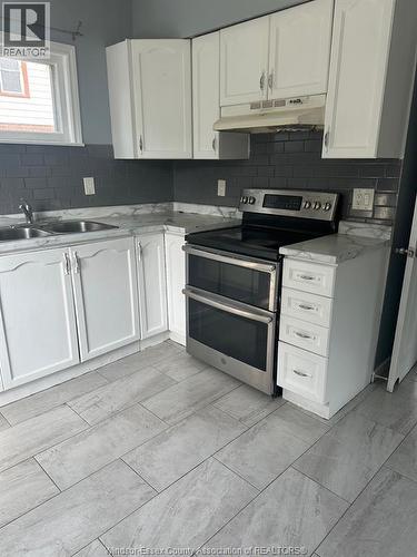 1495 Benjamin, Windsor, ON - Indoor Photo Showing Kitchen With Double Sink