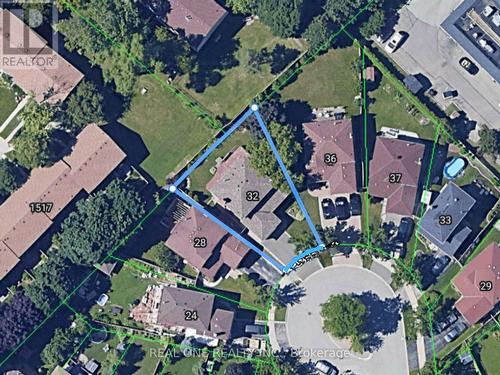 32 ROSLO COURT  Oakville, ON L6H 4S1