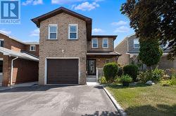 19 FALLEN OAK COURT  Brampton, ON L6Y 3T6