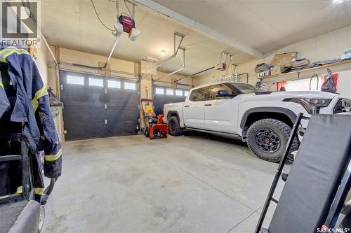 619 Maple Crescent, Warman, SK - Indoor Photo Showing Garage