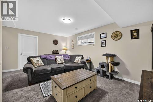 5157 Buckingham Drive E, Regina, SK - Indoor Photo Showing Living Room