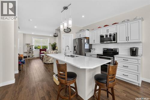 5157 Buckingham Drive E, Regina, SK - Indoor Photo Showing Kitchen With Double Sink With Upgraded Kitchen