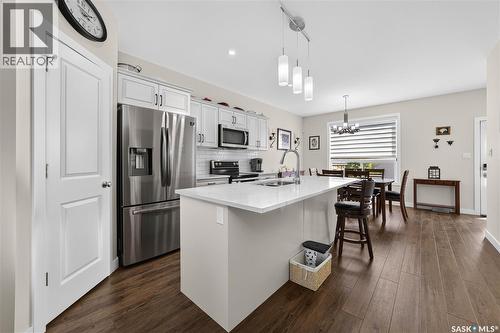 5157 Buckingham Drive E, Regina, SK - Indoor Photo Showing Kitchen With Upgraded Kitchen