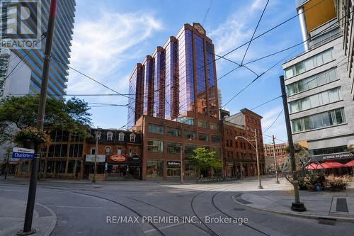 704 - 393 KING STREET W STREET  Toronto, ON M5V 3G8