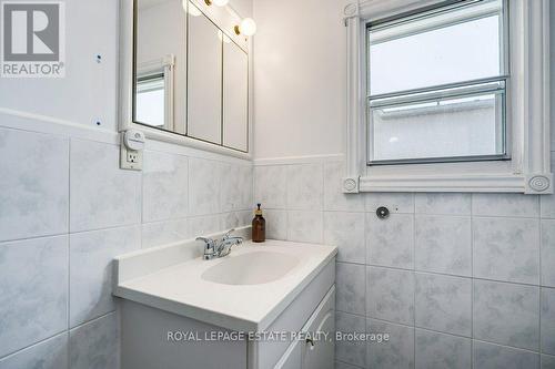 82 August Avenue, Toronto, ON - Indoor Photo Showing Bathroom
