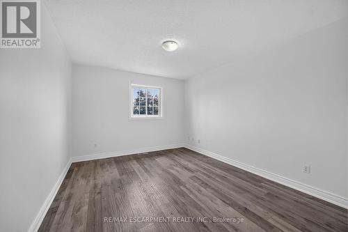 21 Springgarden Crescent, Hamilton, ON - Indoor Photo Showing Other Room