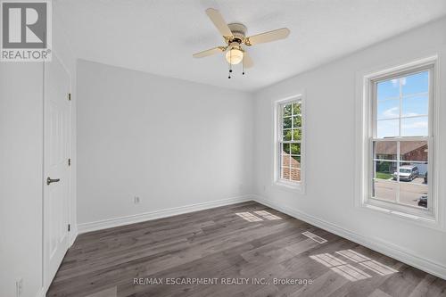 21 Springgarden Crescent, Hamilton, ON - Indoor Photo Showing Other Room