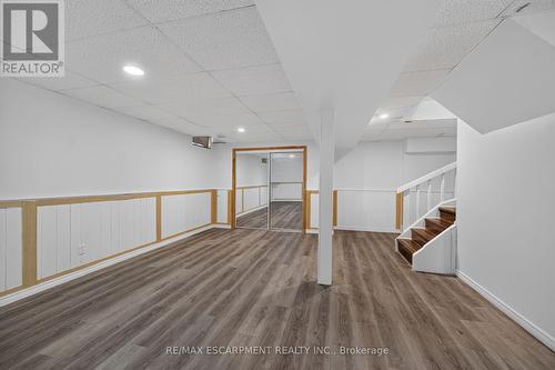 21 Springgarden Crescent, Hamilton, ON - Indoor Photo Showing Other Room