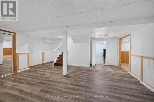 21 Springgarden Crescent, Hamilton, ON - Indoor Photo Showing Other Room