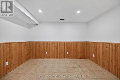 21 Springgarden Crescent, Hamilton, ON - Indoor Photo Showing Other Room