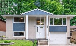 146 COACH HILL DRIVE Kitchener, ON N2E 1P4