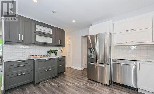 146 Coach Hill Drive, Kitchener, ON - Indoor Photo Showing Kitchen With Stainless Steel Kitchen With Upgraded Kitchen